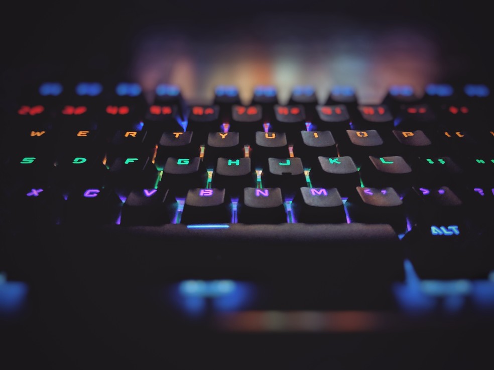 Teclados mecânicos oferecem maior precisão, agilidade e personalização — Foto: Unsplash/Vipul Jha