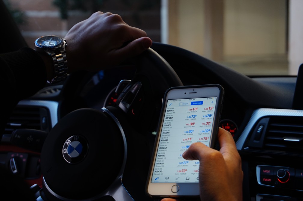 Adaptador Bluetooth para som: 5 modelos para conectar o celular no seu carro — Foto: Divulgação/Pexels