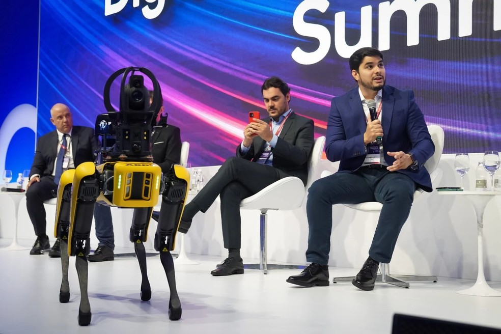 Cão-robô da Boston Dynamics que atuará em Itaipu é controlado via rede 5G — Foto: Divulgação/ABDI