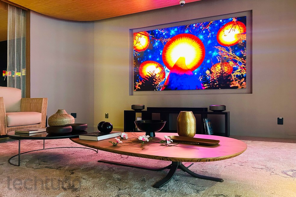 Quem busca por uma sensação de cinema em casa deve optar por modelos mini LED ou OLED e resolução 4K — Foto: Tainah Tavares/TechTudo