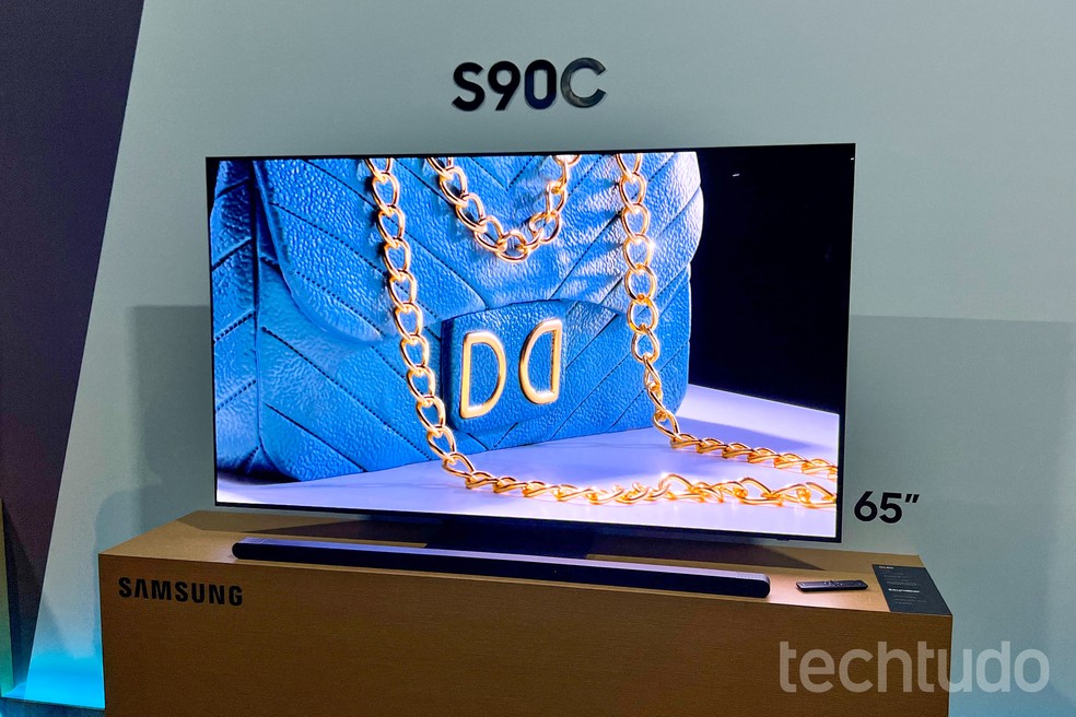 S90C é a primeira smart TV OLED da Samsung disponível no Brasil — Foto: Rubens Achilles/TechTudo