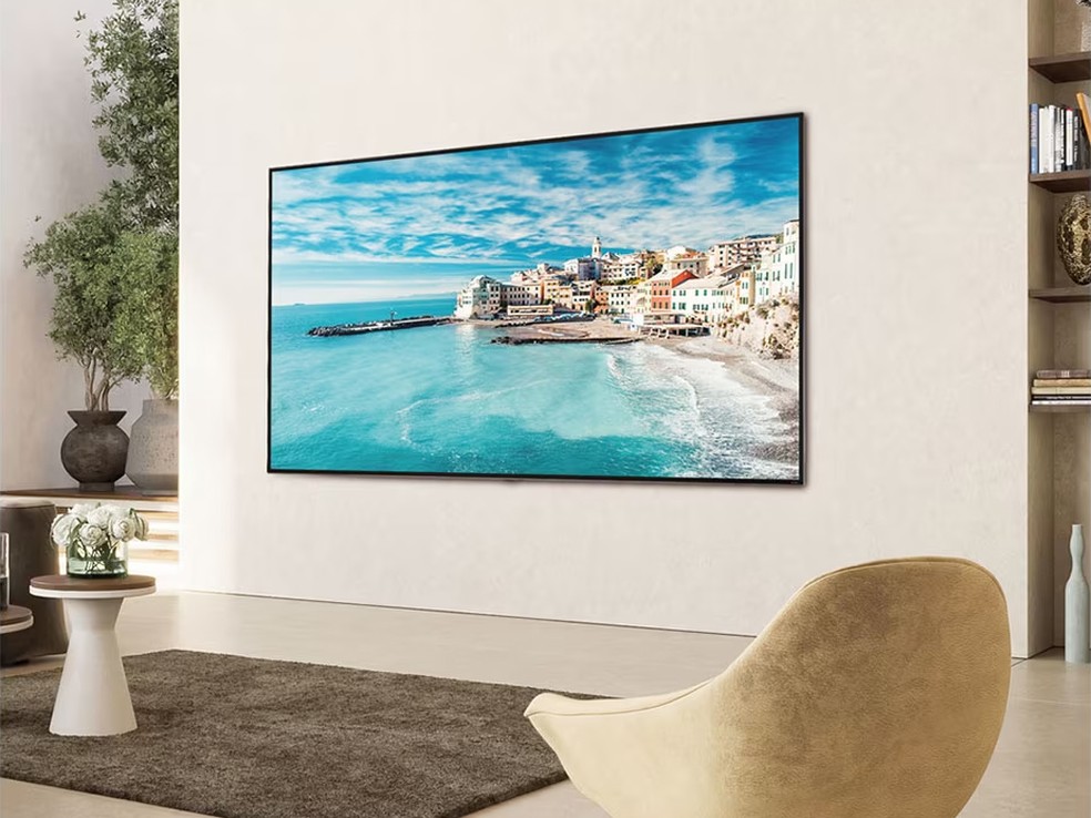 LG QNED85tem painel mini LED e oferece alta qualidade de imagem e som — Foto: Divulgação/LG