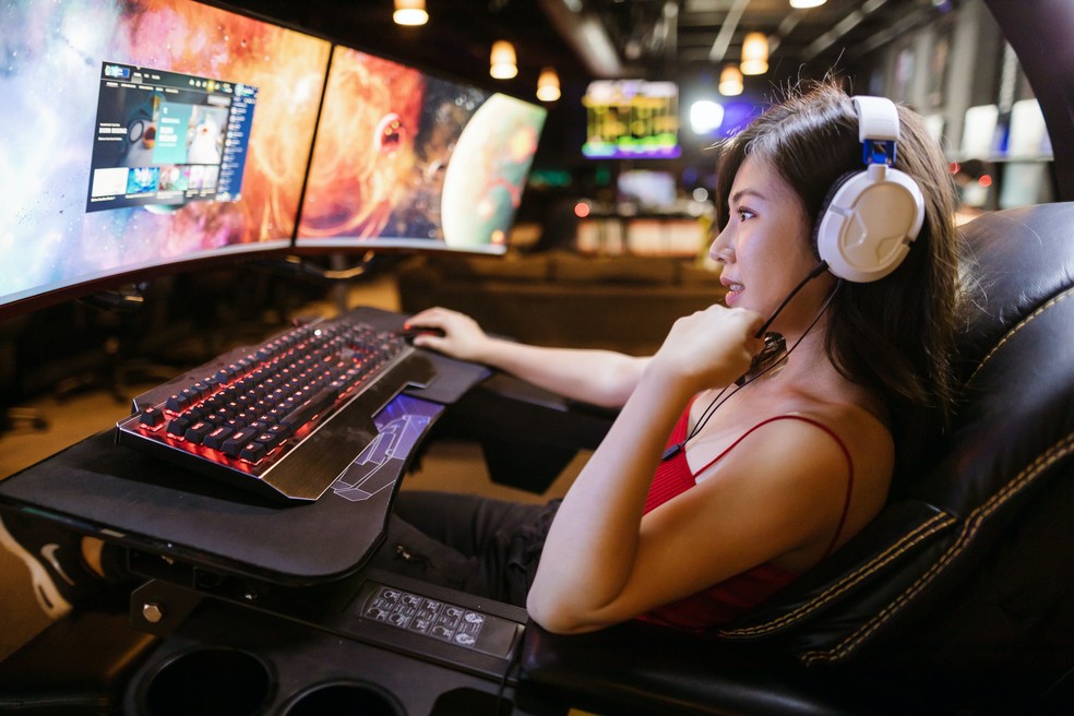 Saiba escolher entre um monitor 4K e um Full HD para o seu setup gamer — Foto: Pexels/RODNAE Productions