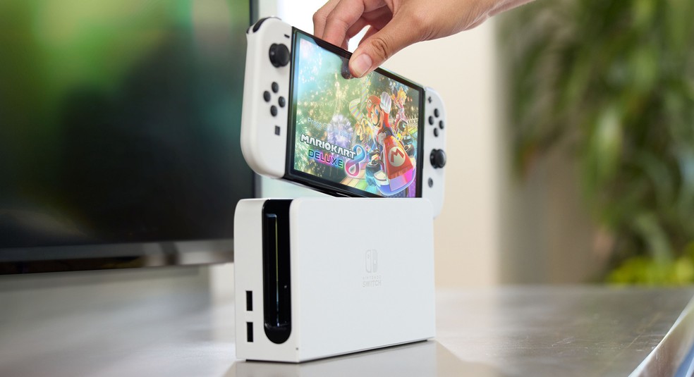 Nintendo Switch é um videogame para quem não quer escolher entre doméstico ou portátil — Foto: Divulgação/Nintendo