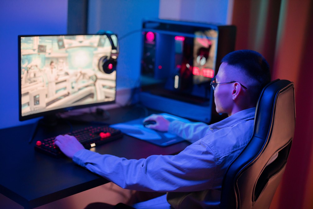 Cadeira gamer: 5 modelos com RGB para dar estilo ao setup — Foto: Divulgação/Pexels (Ron Lach)