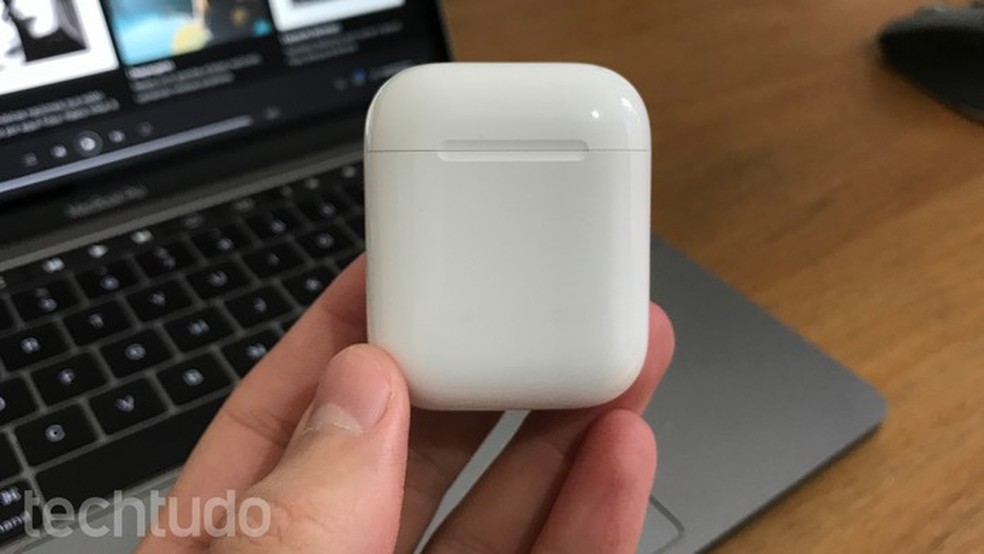 Cases de Airpods de segunda geração podem ser rastreadass separadamente — Foto: TechTudo