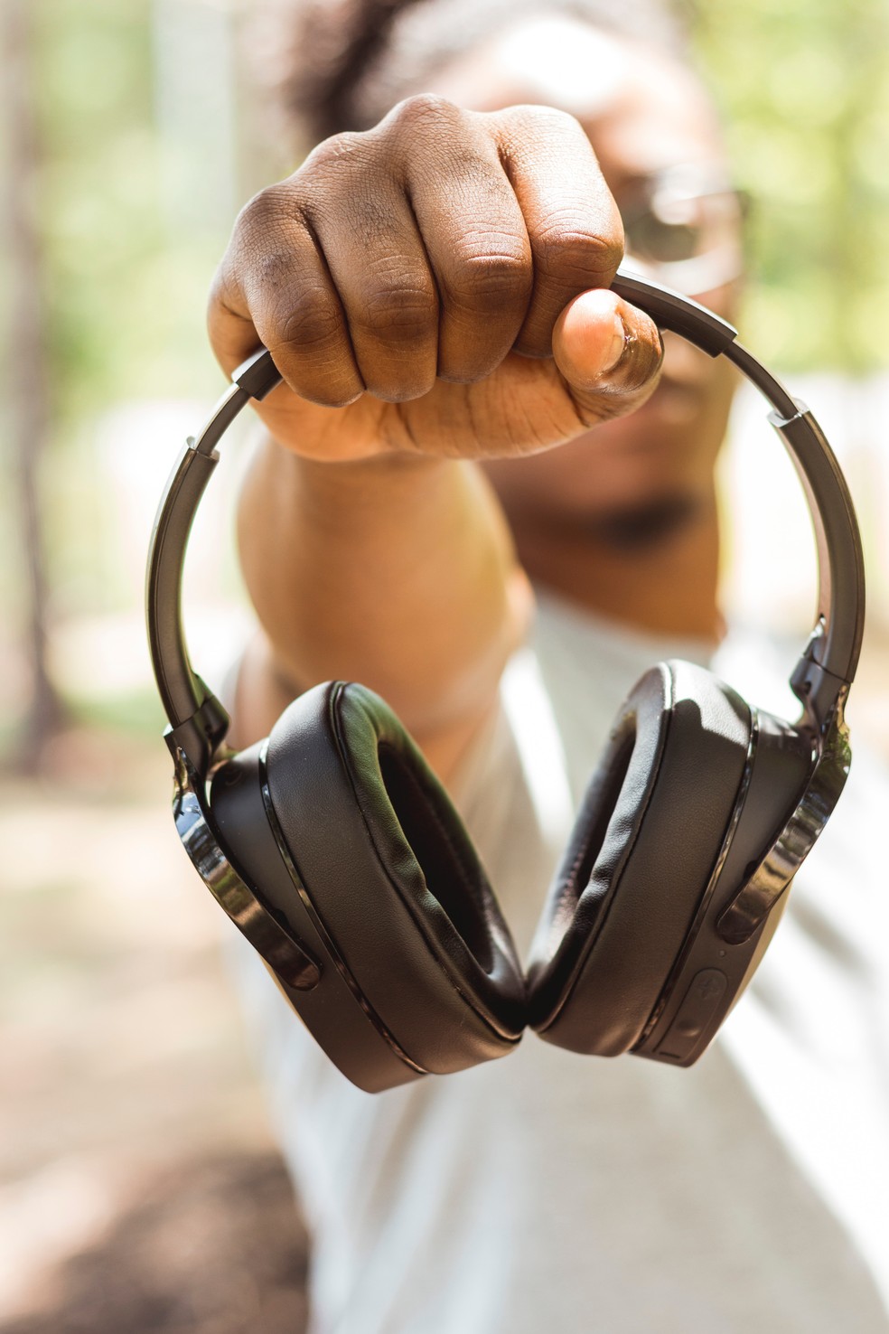 Fones que prezam pela qualidade sonora oferecem uma experiência de audição mais clara e equilibrada — Foto: Reprodução/Unsplash/Larry George II