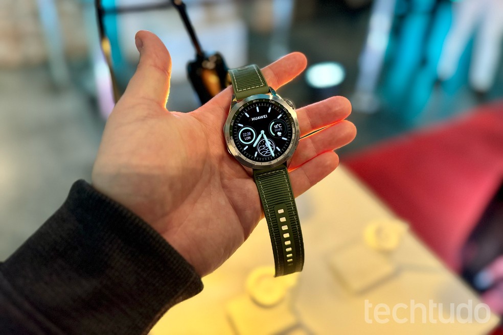 Huawei lança Watch GT 4 no Brasil com bateria para duas semanas — Foto: Rubens Achilles/TechTudo