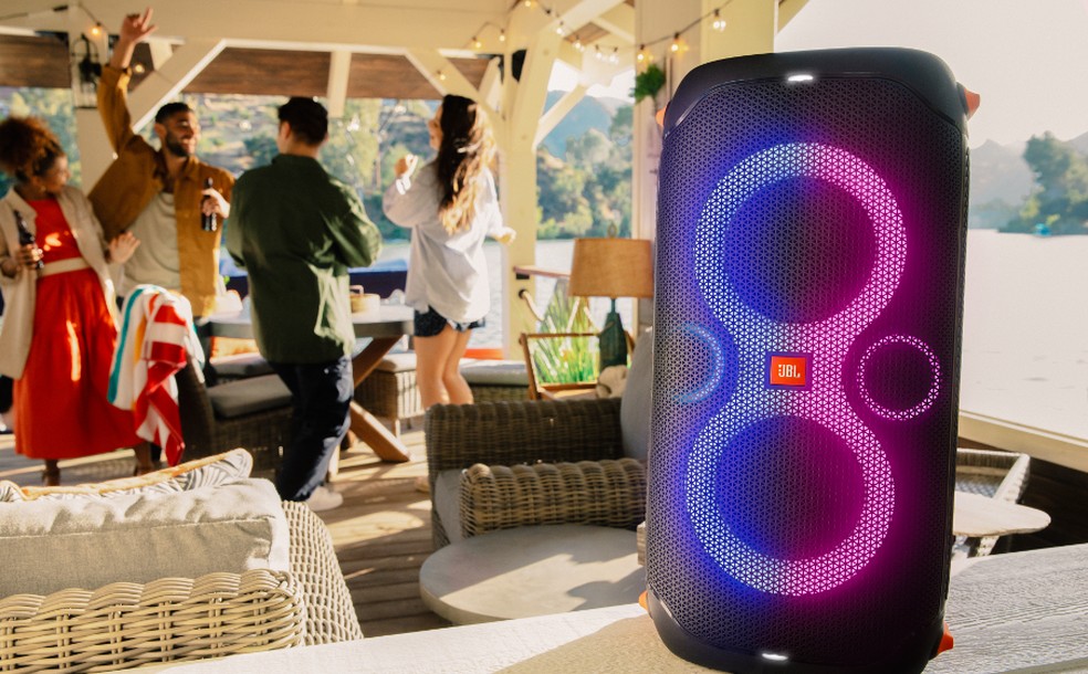 JBL PartyBox 110 conta com 160 W de potência — Foto: Divulgação/JBL