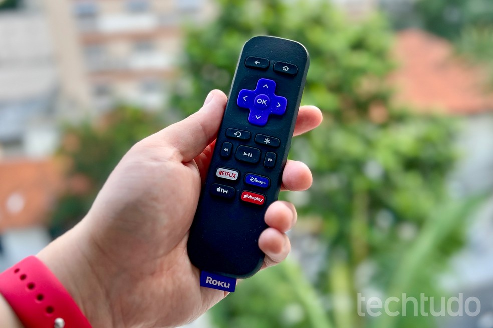 Roku Express 4K (controle remoto) — Foto: Rubens Achilles/TechTudo