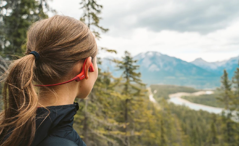 Fone de ouvido por condução óssea: 5 modelos ideais para atividades ao ar livre — Foto: Divulgação/Shokz