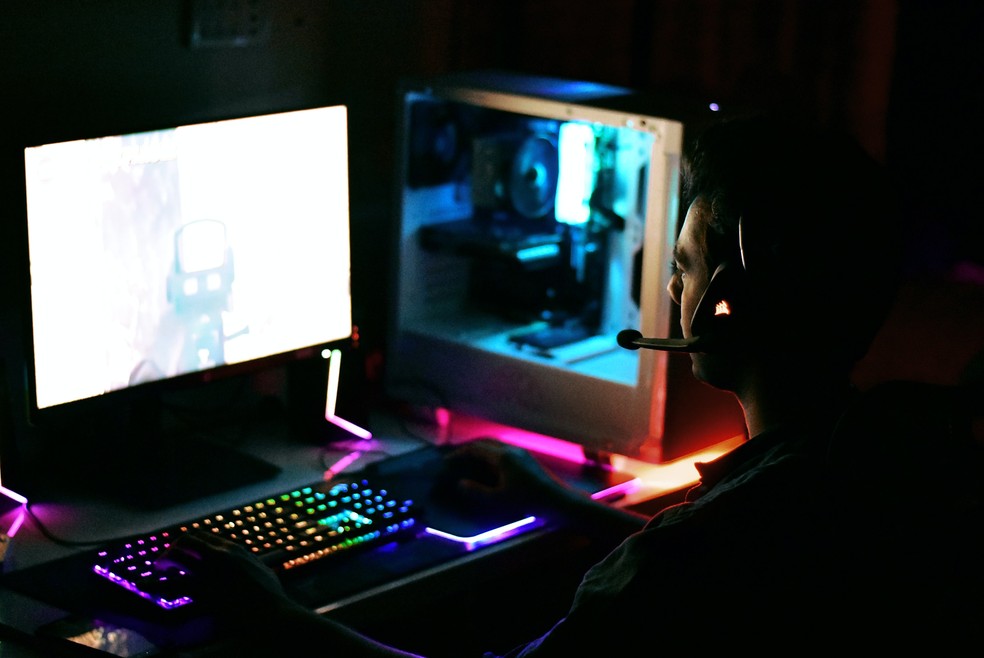 Lista reúne modelos mini e mid tower, com opções de vidro temperado e iluminação RGB; preços variam entre R$ 447 e R$ 2.135 — Foto: Divulgação/Unsplash