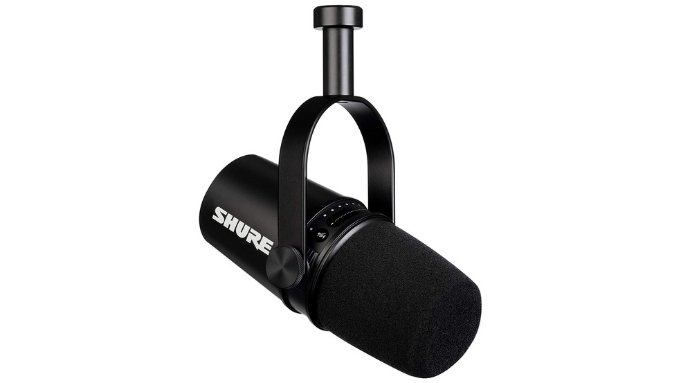 Ideal para a gravação de podcasts, o microfone MV7 da Shure é uma opção interessante para estúdio abaixo dos R$ 2.000 — Foto: Reprodução/Amazon