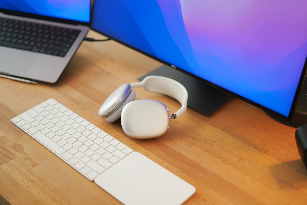 AirPods Max 2 deve chegar no fim de 2024 — Foto: Unsplash/Luke Thorn