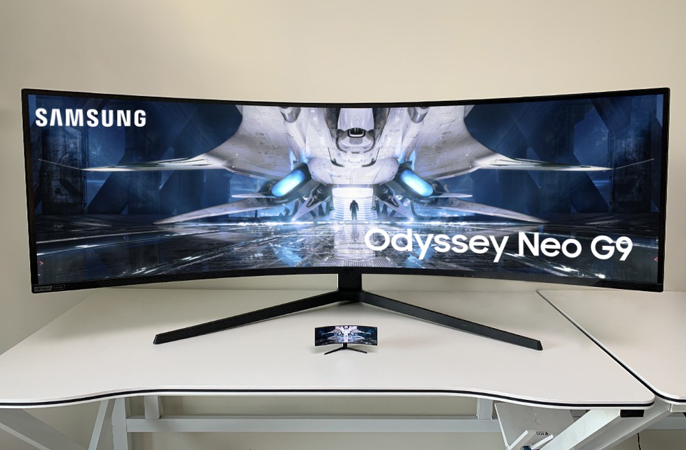 Odyssey Neo G9 possui resolução 5K e 240 Hz — Foto: Divulgação/Samsung