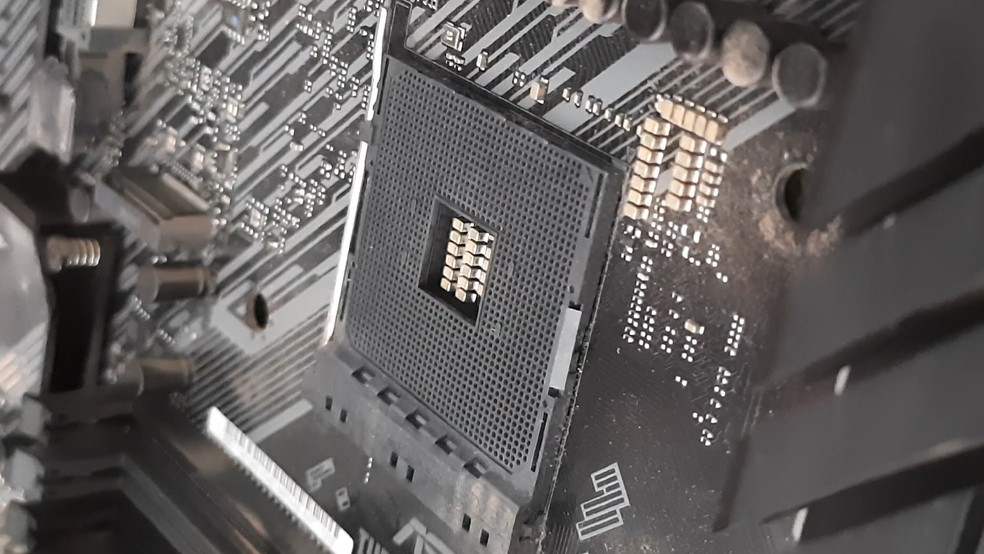 Soquete AM4, compatível com grande parte dos processadores da AMD — Foto: Rafael Leite/TechTudo